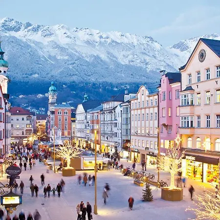 Отель Charlotte 4*