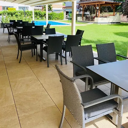 Отель Charlotte