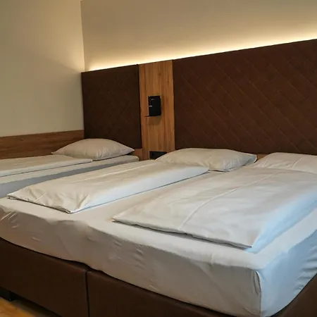 Charlotte 4* אינסברוק