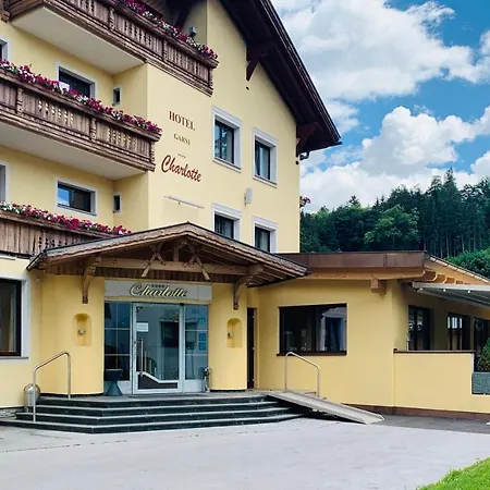 Hotel Charlotte 4*